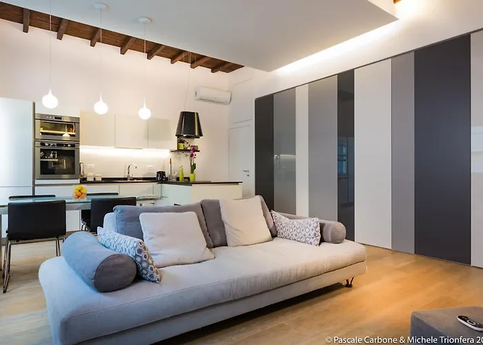 Chic, Stylish And Quiet At The Spanish Steps Rzym
